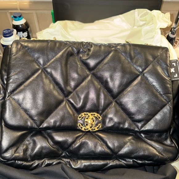 Chanel Classic Black Quilted Shoulder Bag - Picture 2 of 2